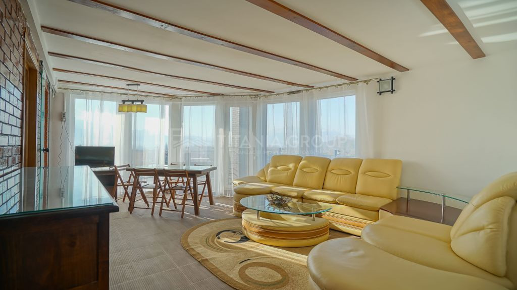 Vila superba de inchiriat, cu decor pitoresc, cuptor pain...