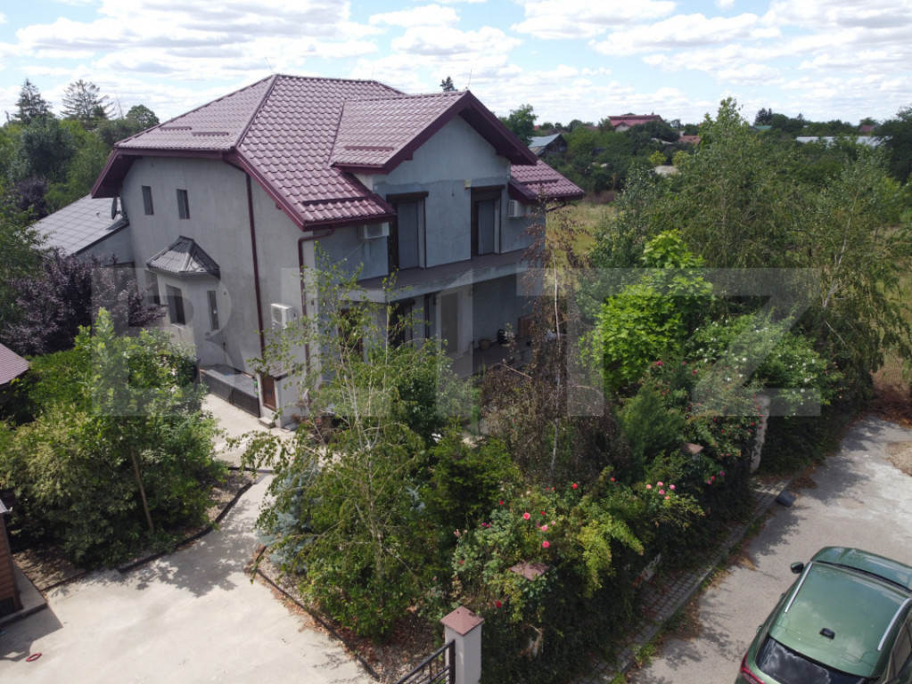 Vilă de vanzare, cu 6 camere, 230 mp, zona Samurcași