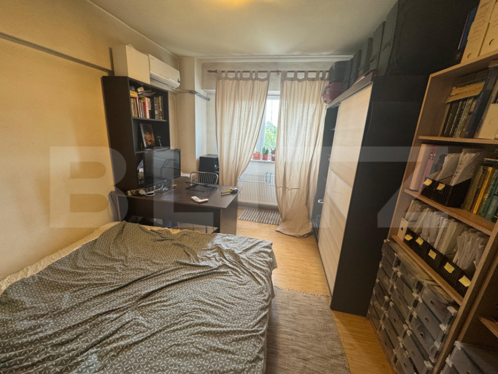 Apartament de vanzare, cu 3 camere decomandate, 80 mp, zona