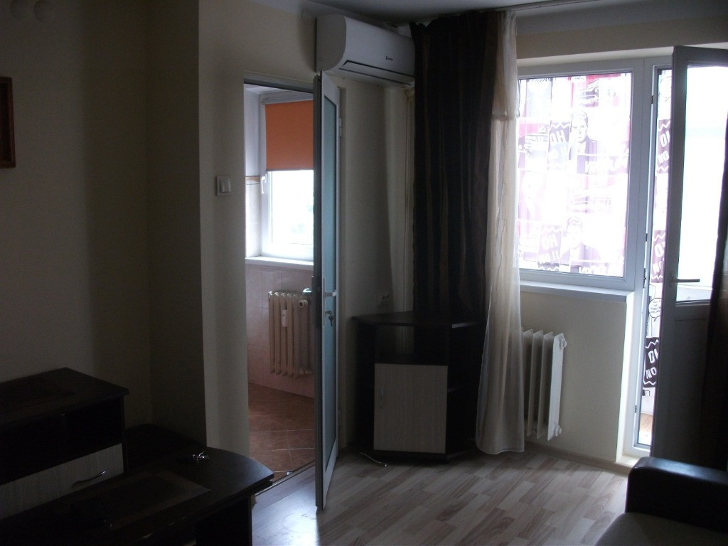STOOP ! PALAS MALL _ garsoniera 25 mp bloc de apartamente cu lift