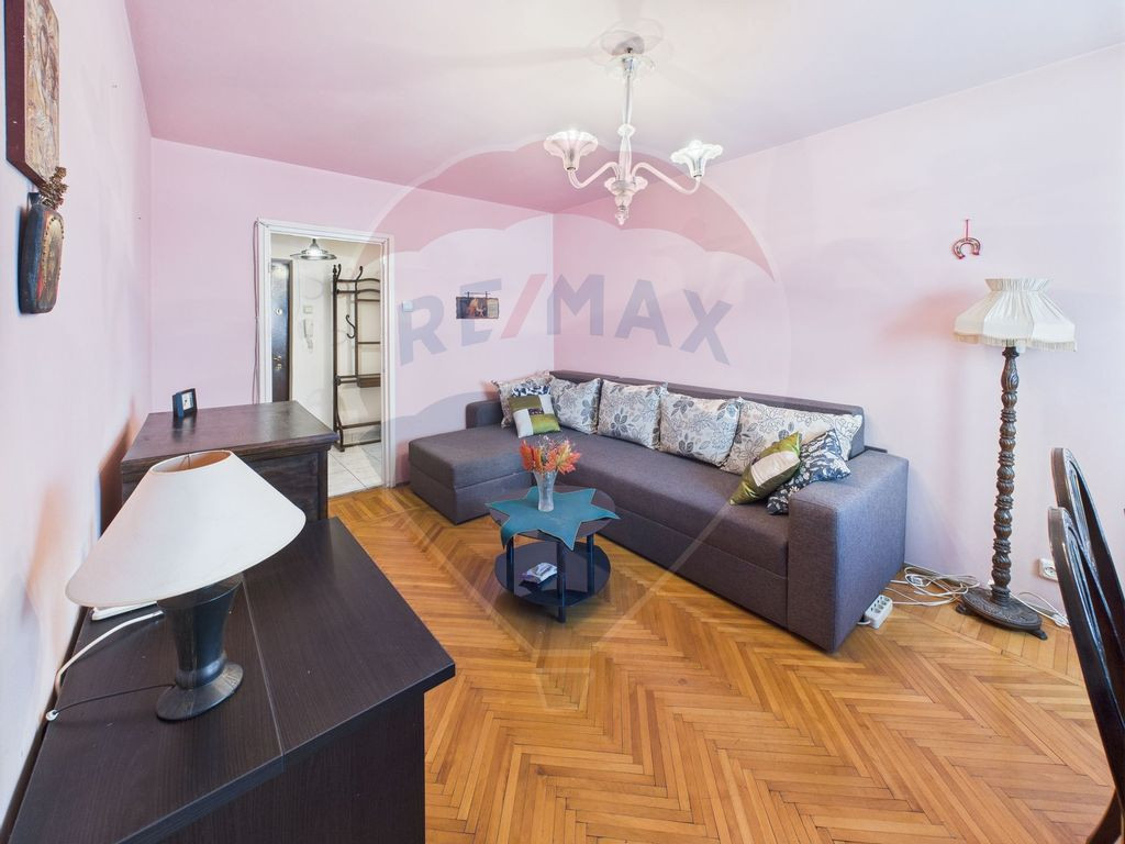 Apartament cu 2 camere de vânzare în zona Titan