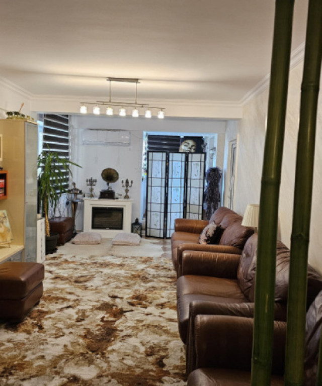 Apartament elegant, 4 camere la TAV-uri