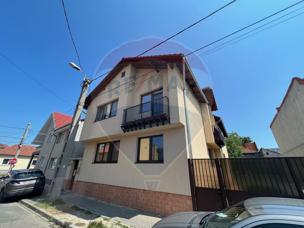 De închiriat apart. cu 3 camere la casă, zona Stadion F...