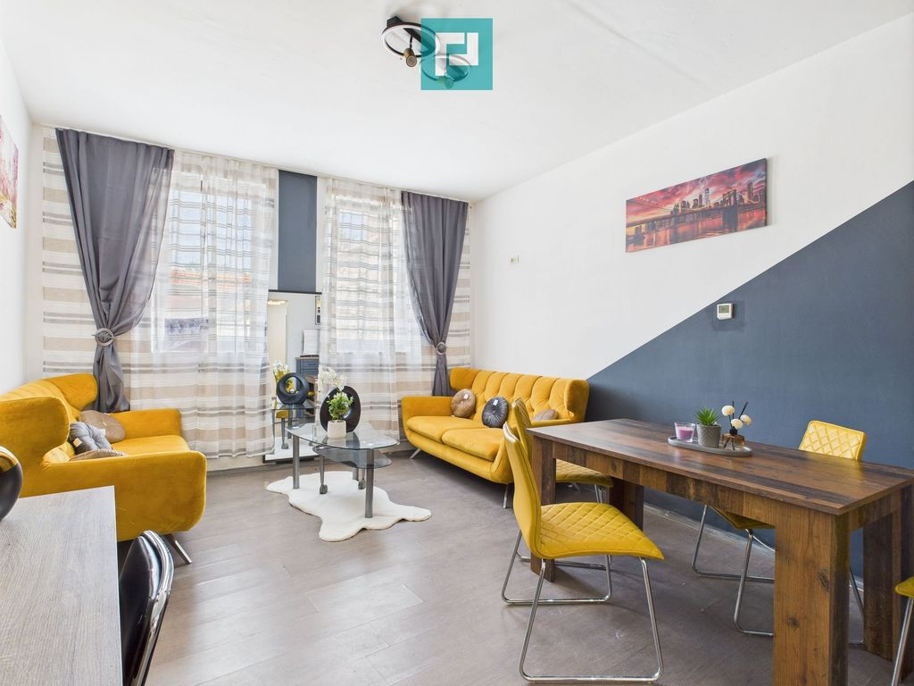 Apartament 2 camere renovat la casă zona Drăgășani