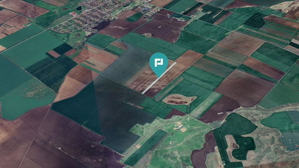 Teren 30.000 mp la drum asfaltat – Peciu Nou