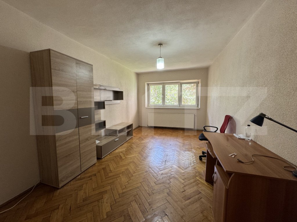 Apartament de vanzare, cu 2 camere decomandat, 50 mp, zona T