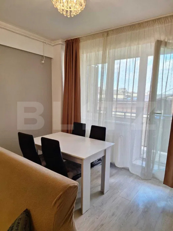 Apartament de inchiriat, cu 2 camere, balcon, A.C, zona Comp
