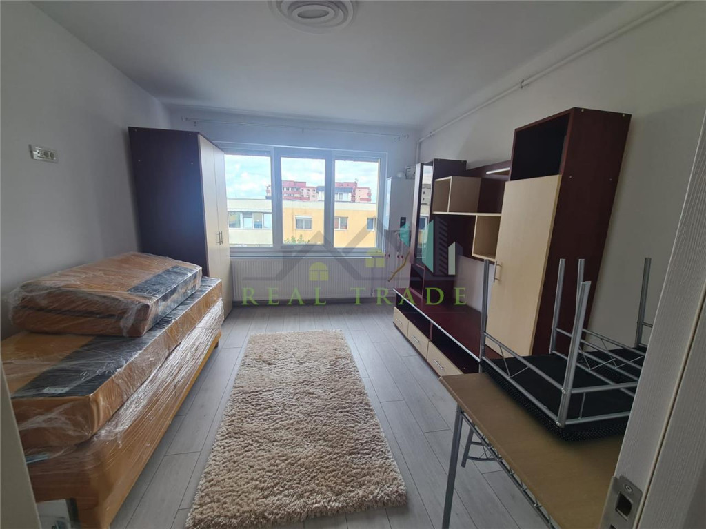 Garsoniera renovata, mobilata si utilata intrare Racadau