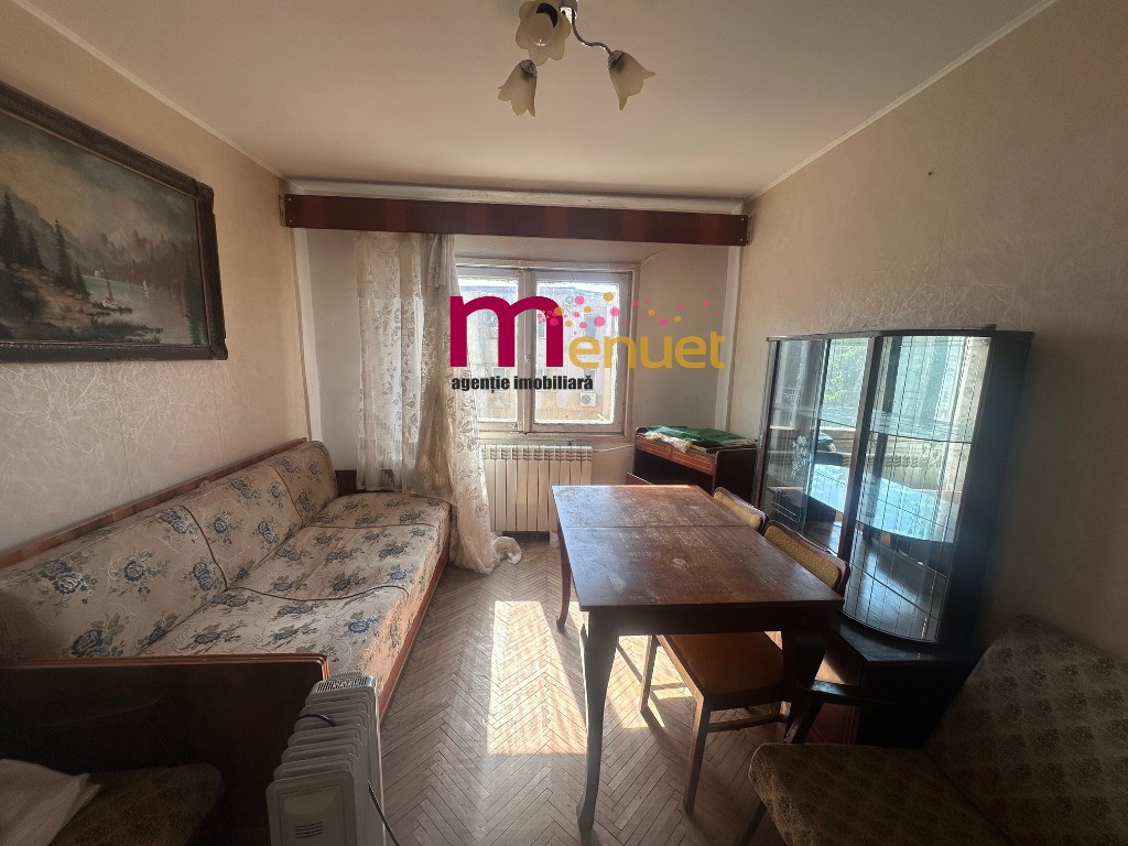 Apartament 3 camere,str.Alunisului