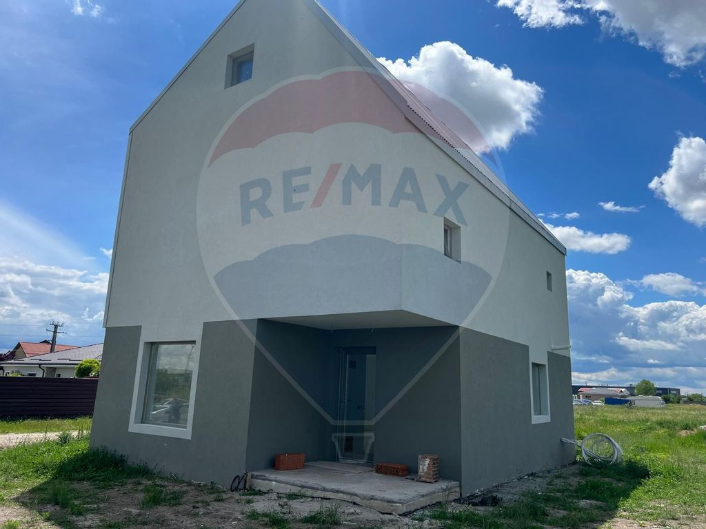 Casă / Vilă cu 4 camere de vânzare