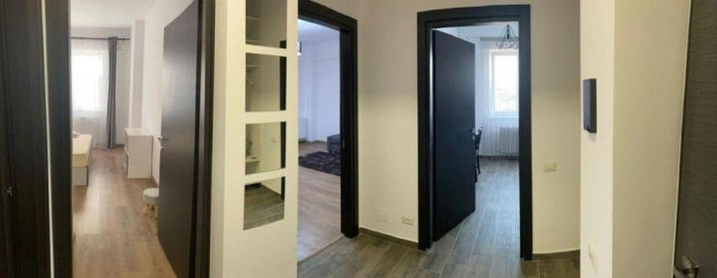 Berceni metrou deco la pasarela etaj 1