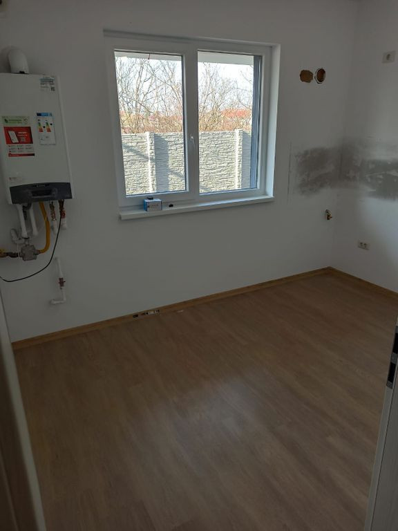 De neratat - vila la alb/4cam,2bai+parcare/centru Popesti...