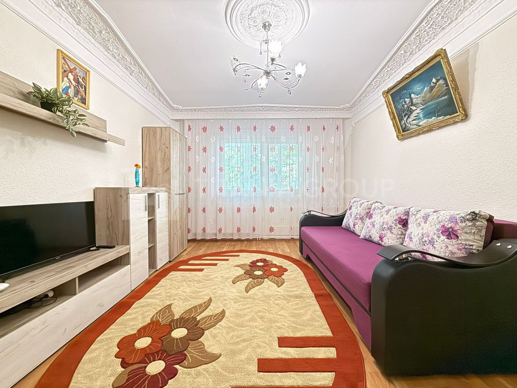 Apartament cu 2 camere, 2 bai, decomandat, etaj 1 - zona ...