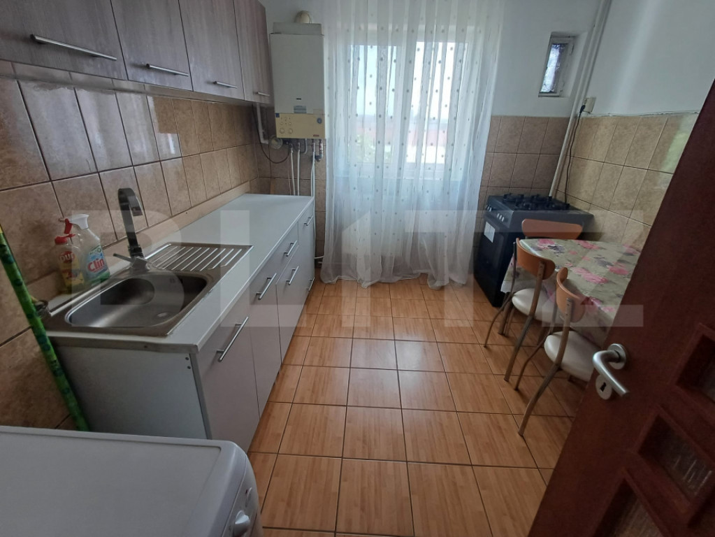 Apartament de inchiriat, cu 2 camere, 52 mp, zona 9 Mai