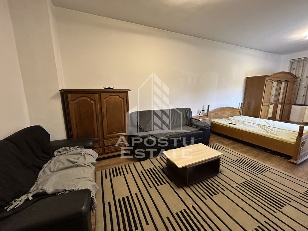 Apartament cu o camera, semidecomandat, in zona Balcescu