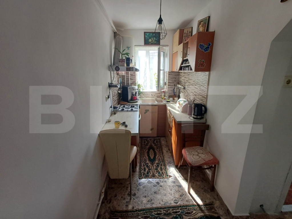 Apartament de vanzare, cu 2 camere decomandat, 40 mp, zona