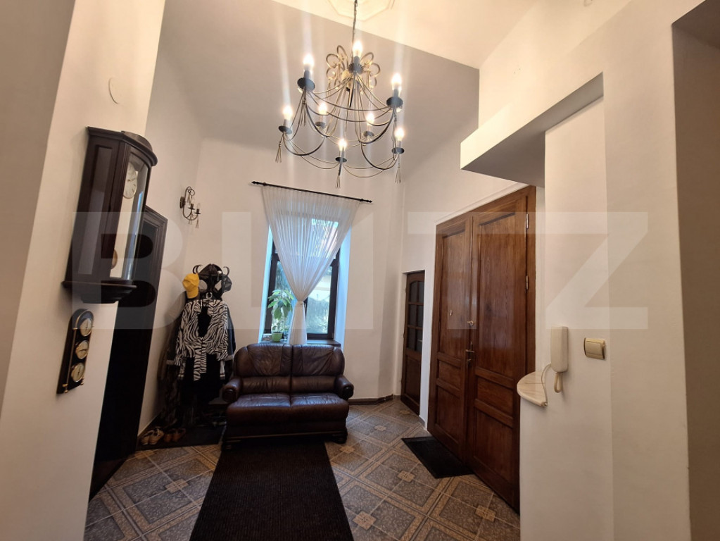 Apartament de vanzare, cu 4 camere, 125 mp, zona P-ta Romani