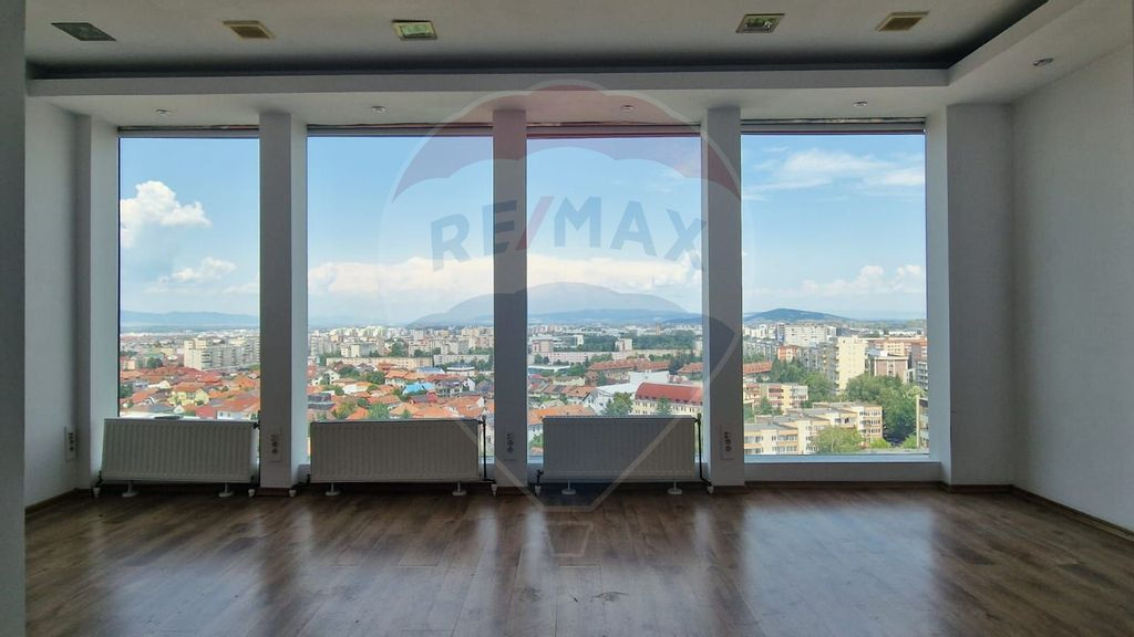 Spațiu de birouri cu priveliște panoramică – Centru ...