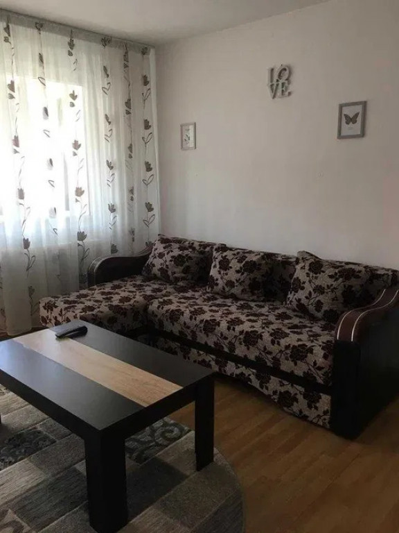 Apartament 2 camere, decomandate, zona Garii.