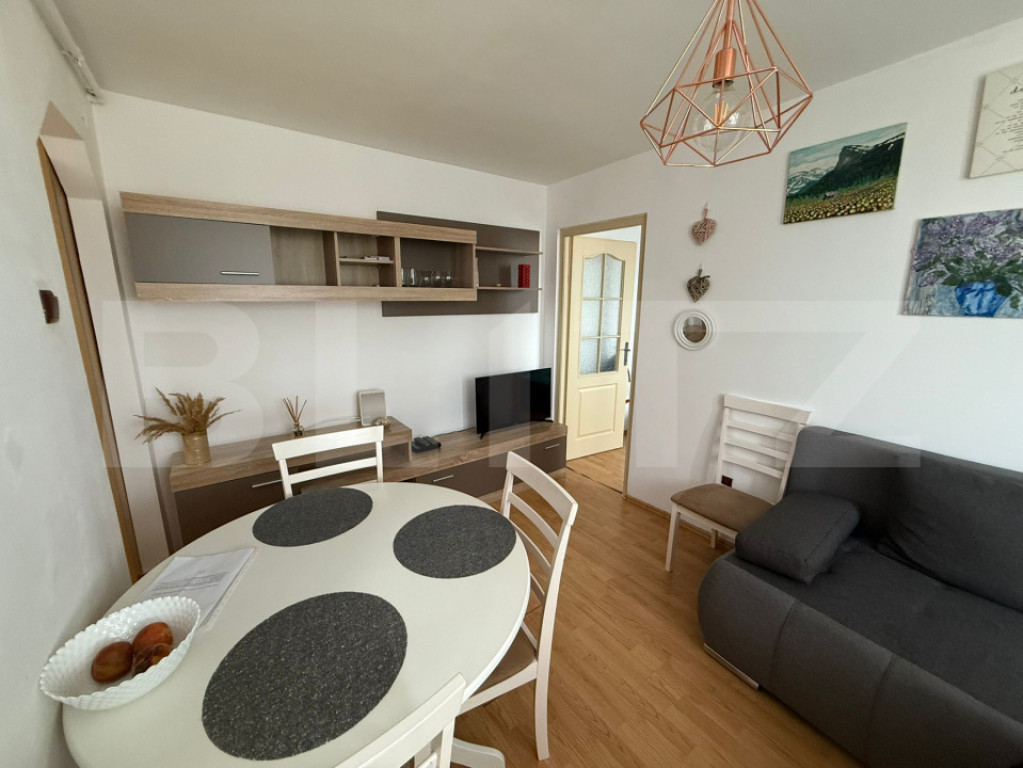 Apartament de inchiriat, cu 3 camere, parcare, zona Gheorghe