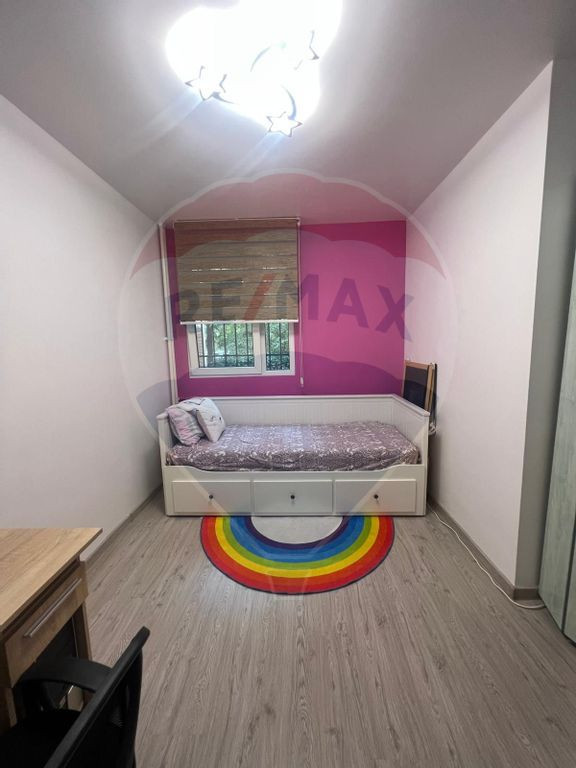 De inchiriat-zona Minis-3 camere