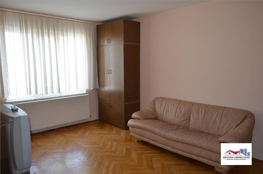 Apartament 3 Camere de Inchiriat Zona Pandurilor