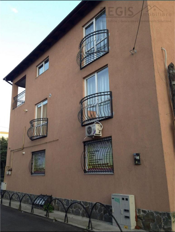 Vila 8 Camere si Curte – Spatiu Ideal pentru Familie Ma...