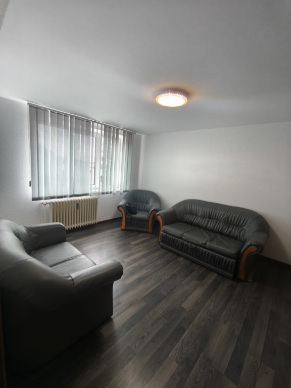 Apartament 2 camere+boxa, etaj intermediar, zona centrala, R