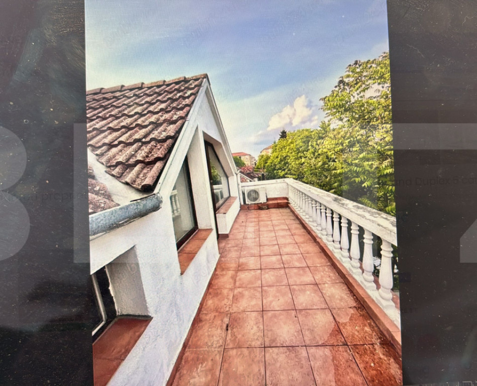 ???? Jumătate de duplex, de vanzare P+E+M în zona Lipovei,