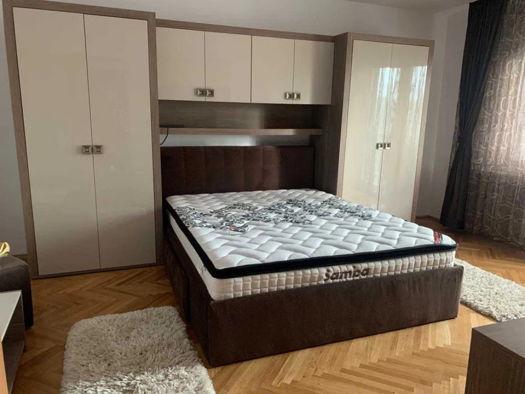 Garsoniera decomandat, 40MP, zona Gemenii.