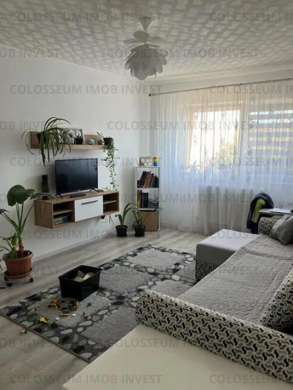 Apartament cu 3 camere, 2 bai-zona Craiter