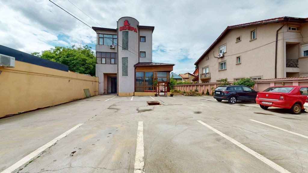 DAMAROAIA | Jiului | Chirie Casa 16 camere | 15 parcari +...