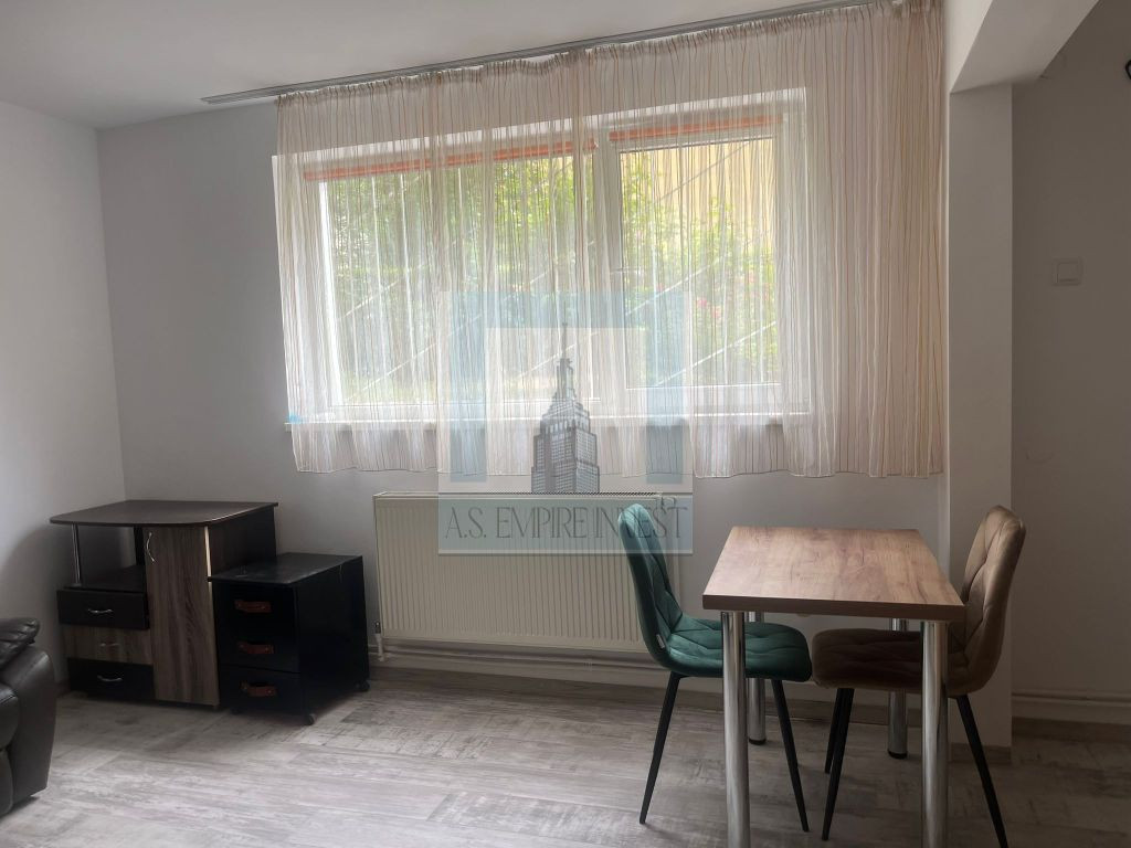 De inchiriat apartament 2 camere/ zona Centrul Civic