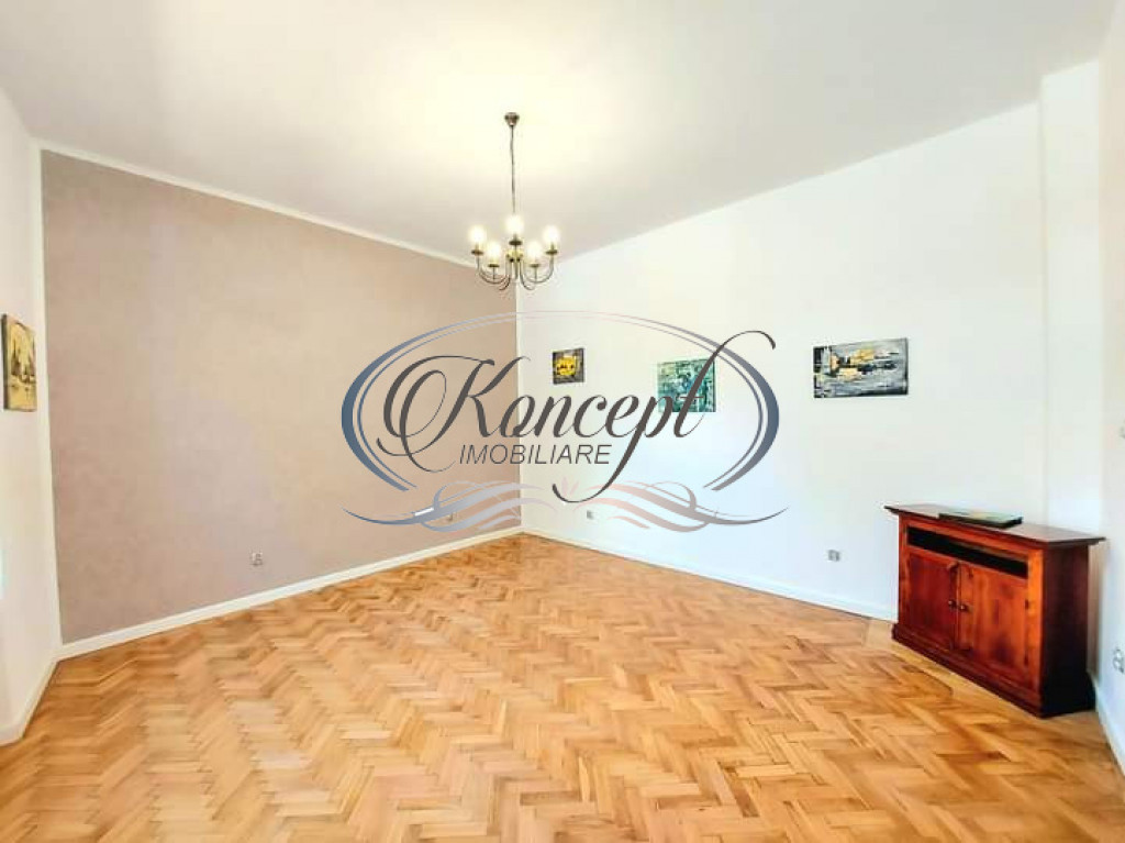 Apartament o camera zona Intre Lacuri