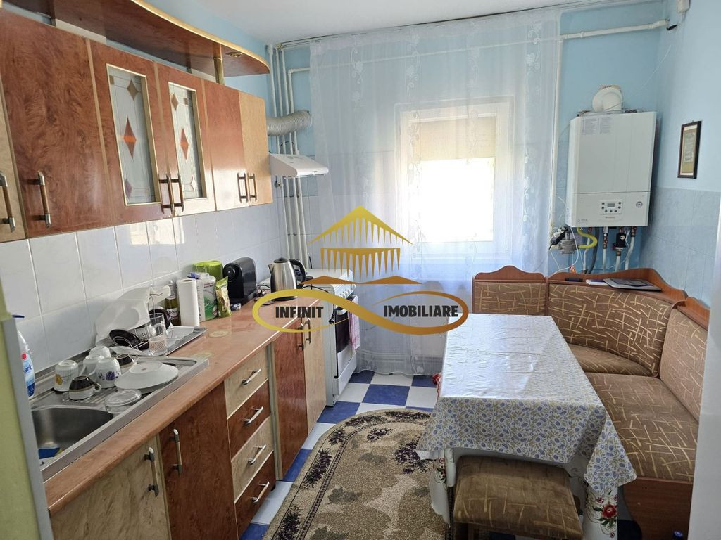 Apartament 2 camere de vânzare – Str. Republicii, Bacău