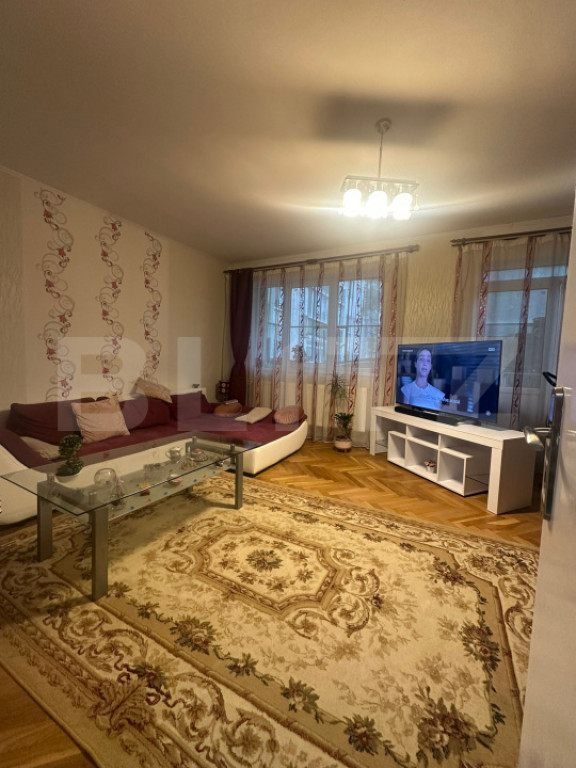 Apartament 3 camere, 107 mp, semicentral, balcon, 2 băi, sp