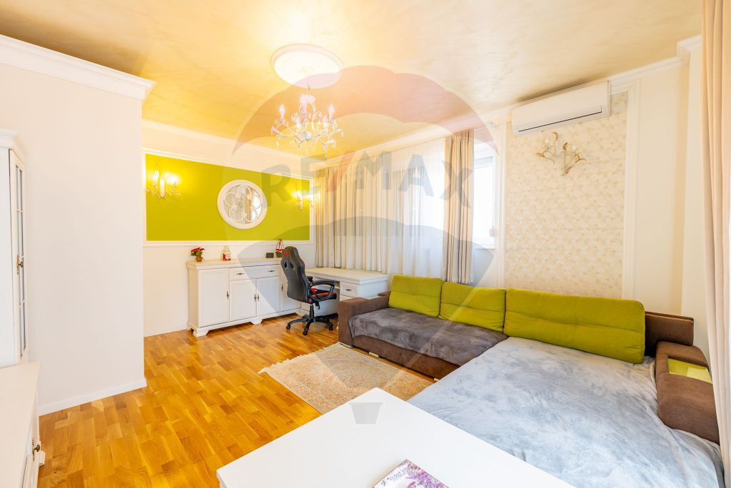 Apartament modern la Ared Uta