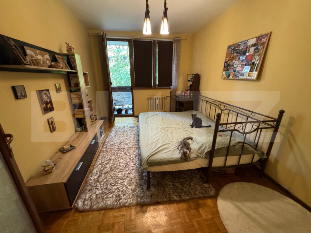 Apartament de 2 camere, decomandat, zona Rotonda