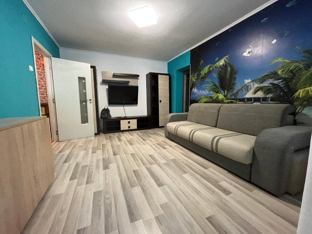 Apartament 2 camere -et 1