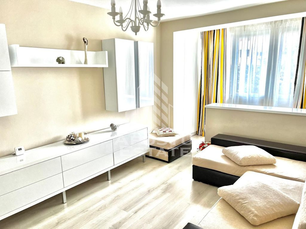 Apartament cu 2 camere, etaj intermediar, zona Iulius Mall