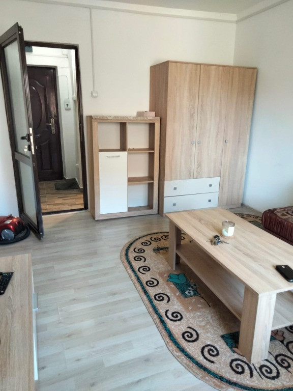 Garsoniera zona Garii etaj 1