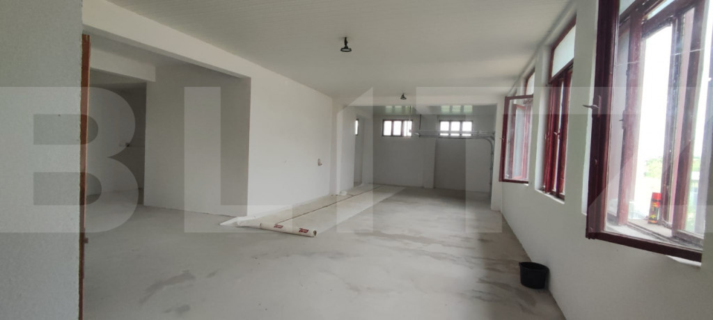 De vânzare – Clădire, spațiu comercial în com. Unguren