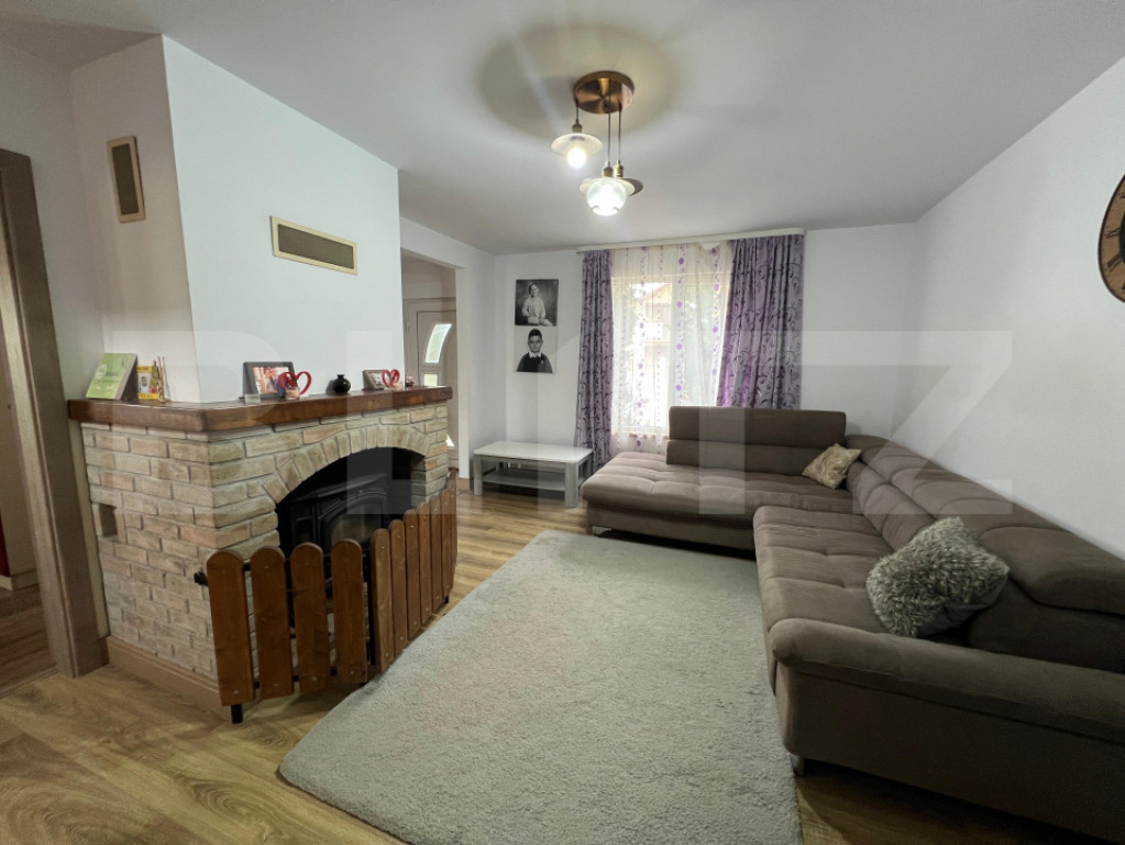 Casă de lemn autentică, 4 camere + încălzire cu șemineu