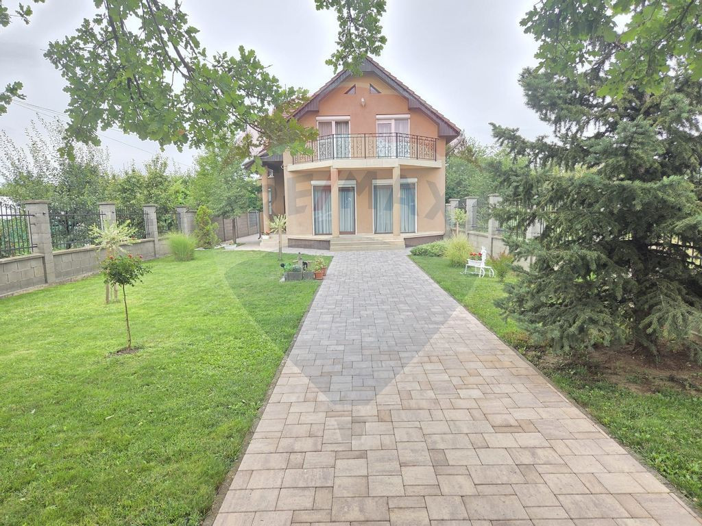 Casă de vis cu 4 dormitoare intr-o zona linistita din Sa...