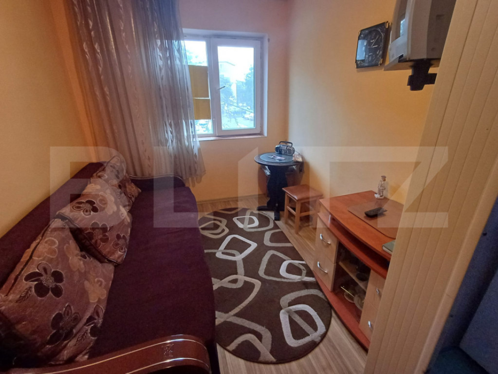 Vand garsoniera zona 9 Mai