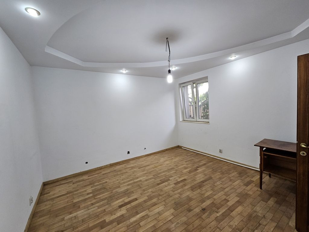 CASA, BERCENI, EROII REVOLUTIEI, UTILITATI,PARCARE