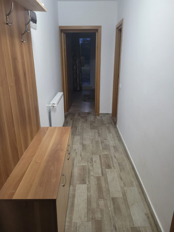 Apartament 2 camere de închiriat în Tractorul – loc de p