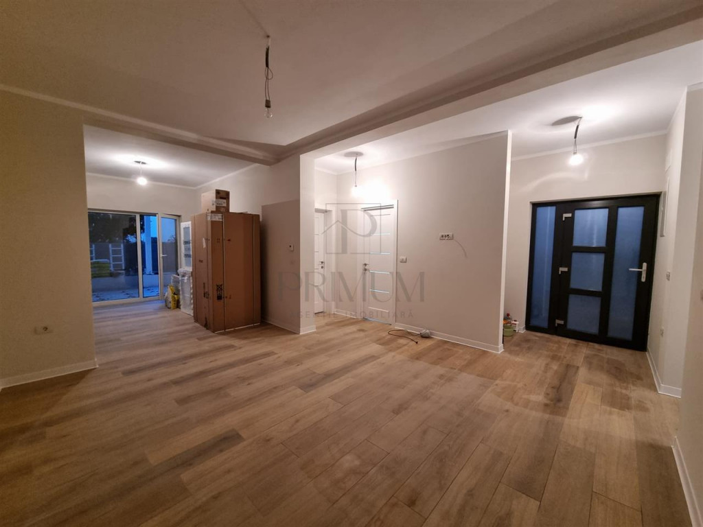 Duplex pe plan - 4 camere - zona linistita - terasa mare