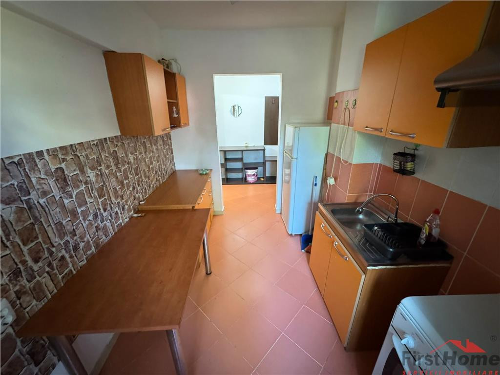 Apartament 2 camere , zona cartier Gara , etaj 1/4 , curat ,