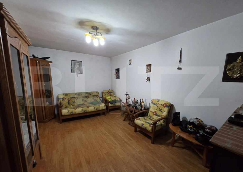 Apartament cu 2 camere, decomandat Zona Sara